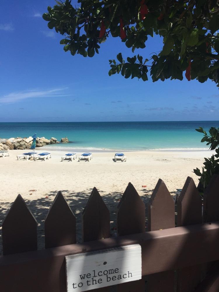 Buccaneer Beach Club Dickenson Bay Kültér fotó